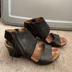 Black sandal